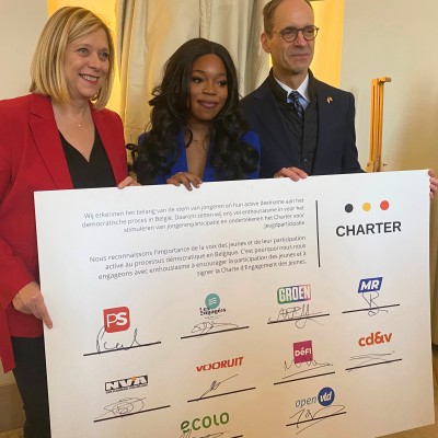 Ondertekening van het Jongerencharter